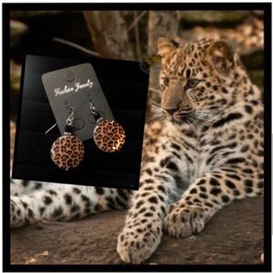 Leopard Cat, Fashion Earrings Silver Tone, Crystal